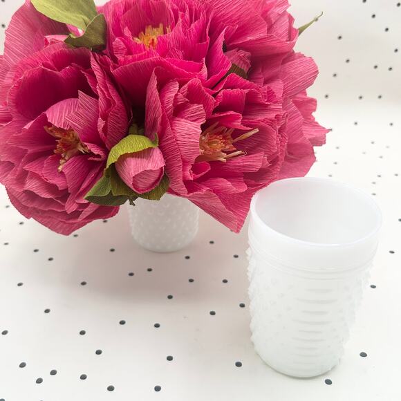 Vintage Hobnail Milk Glass Vase Anchor Hocking - Picture 4 of 4